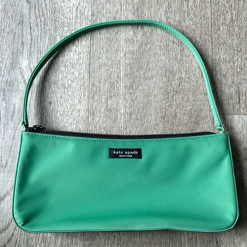 Kate Spade Small Shoulder Bay Cloth with Pocket